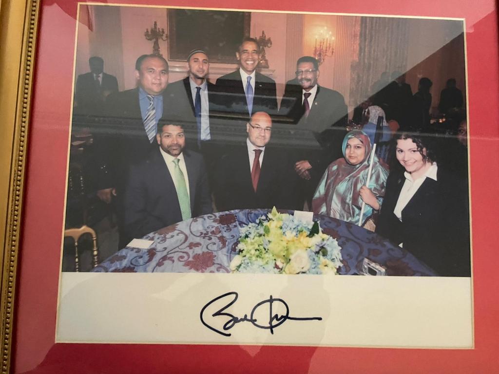 2013 White House Iftar Group Photo: from left to right - front row: Iraqi Ambassador, First Lady's Chief of Staff, Mariyam, Michelle; back row: President's companion, President Barack Obama, President's other companion